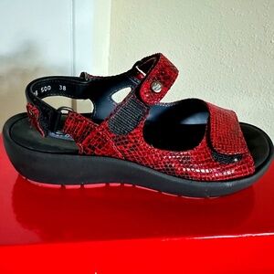 Wolky Jewel Sandal in red Rio Retro Leather